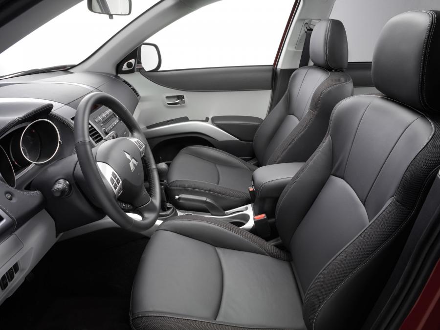 Mitsubishi Outlander 2005 года  (фото 59 из 77)